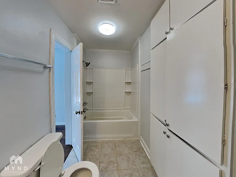 204 W Pioneer St — Photo 12