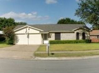 2411 Browning Dr, Arlington, TX 76014