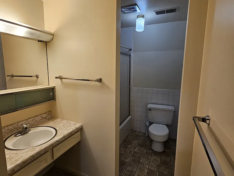 Terrace Heights Apartments — Photo 17