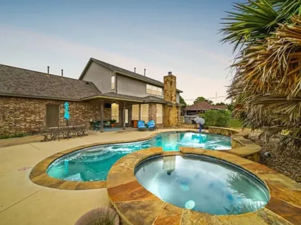 559 County Road 2, Hallettsville, TX 77964