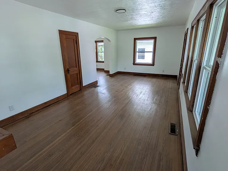305 N Belmont Ave — Photo 8