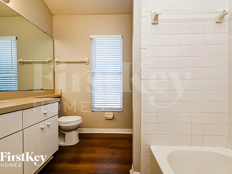 4413 Winding River Dr — Photo 14