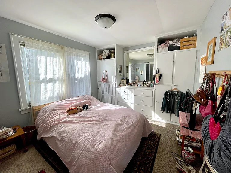 2080 Roblyn Ave — Photo 15