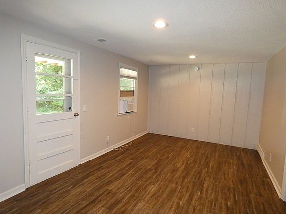 3rd image of 8808 Orchard St #B