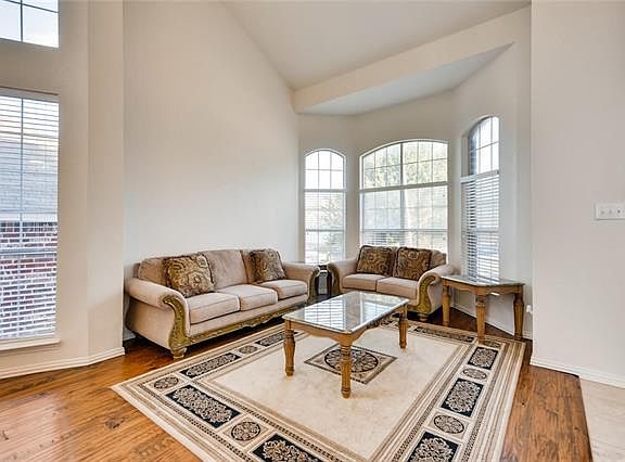 5th image of 601 Crystal Falls Dr