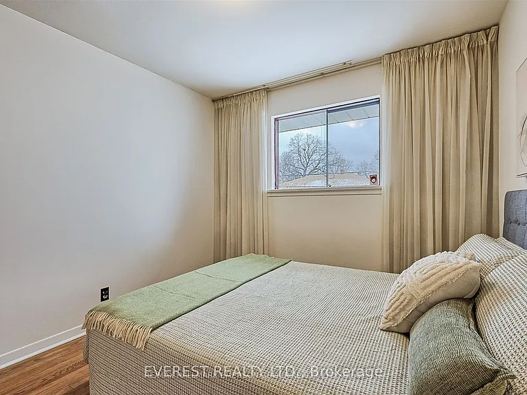 99 Rochman Blvd — Photo 6