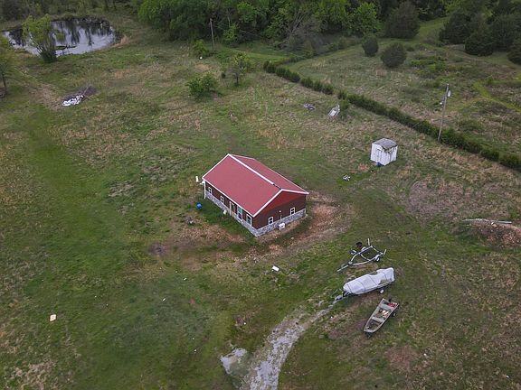 4th image of 7900 SE Friends Rd