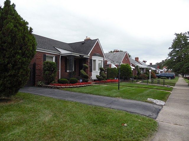 1st image of 17592 Saint Marys St