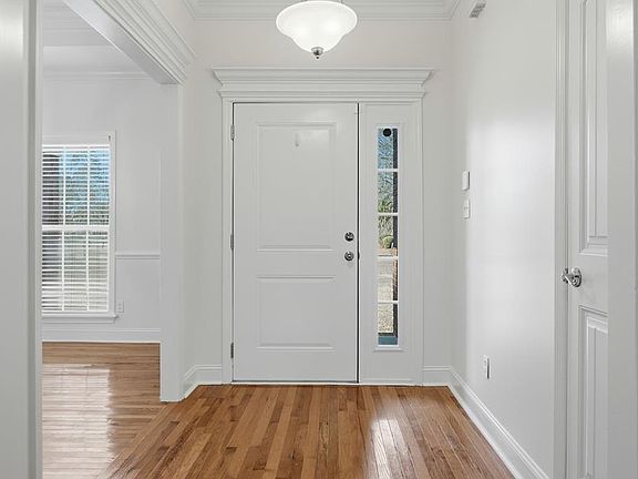 5th image of 120 Amelia Ln