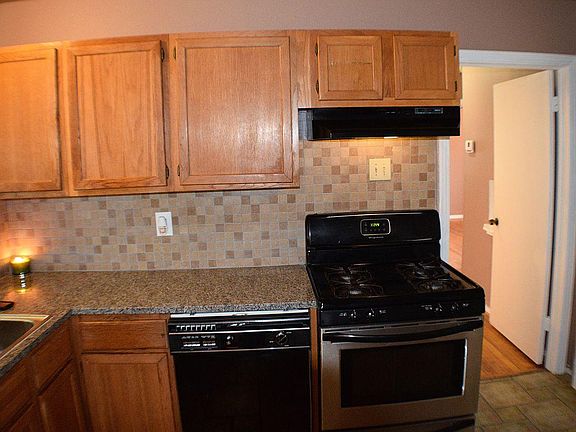4th image of 11523 Broadmoor Dr