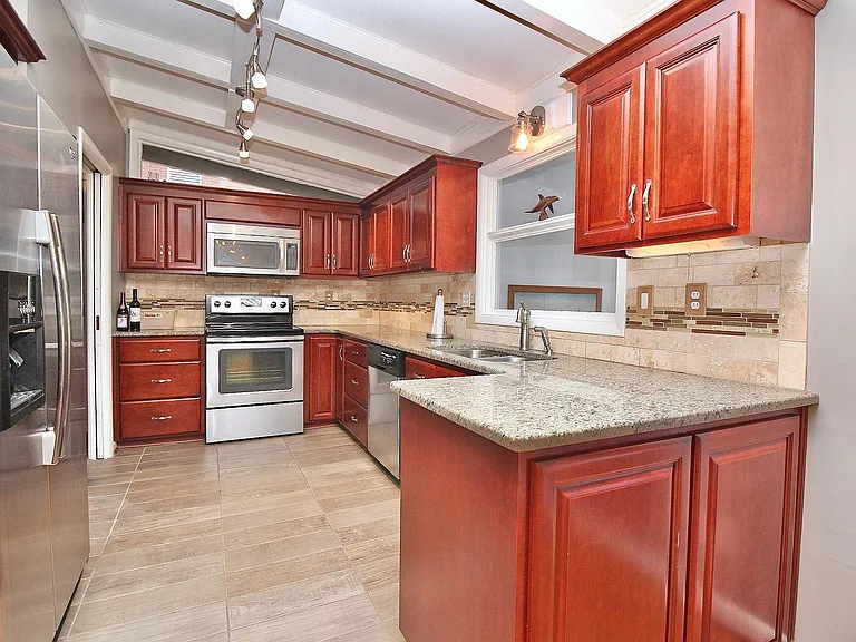 401 Scaleybark Rd — Photo 11