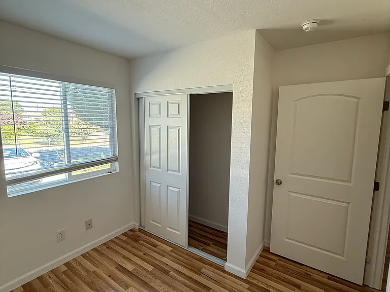 2901 Roosevelt Ln — Photo 12