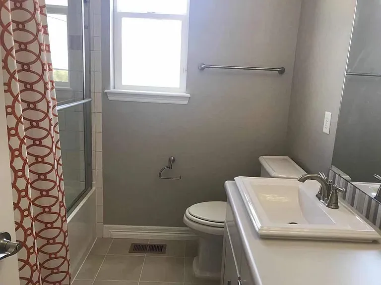 Second floor full bathroom