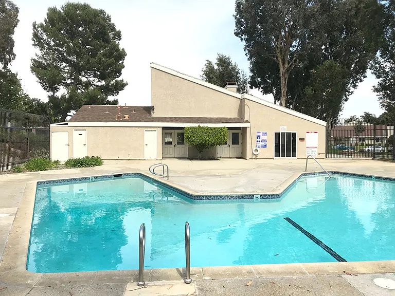 1418 N Elderberry Ave — Photo 16