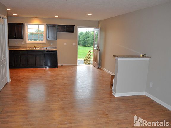 5th image of 103D Sugartree Ct