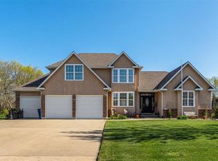 1605 Deer Run Rd, Oak Grove, MO 64075