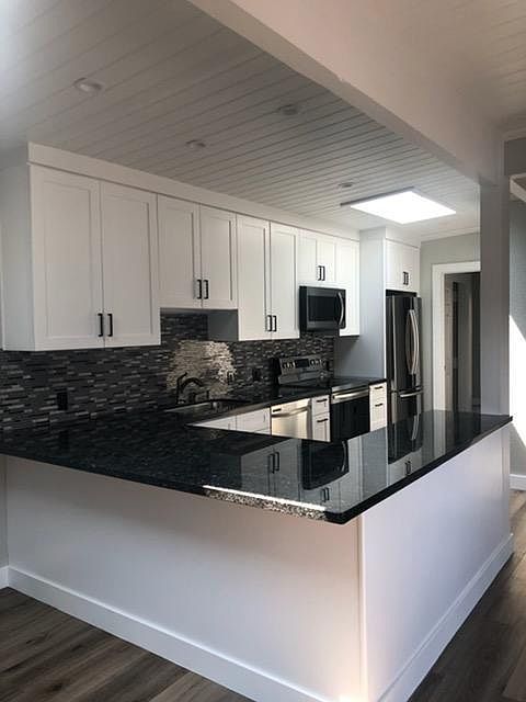 1st image of 543 Myrtle Ave