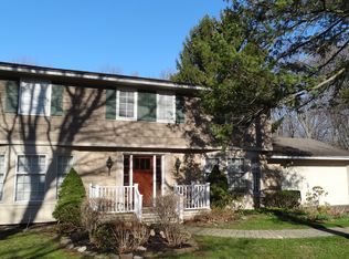 16 Red Bud Rd, Rochester, NY 14624