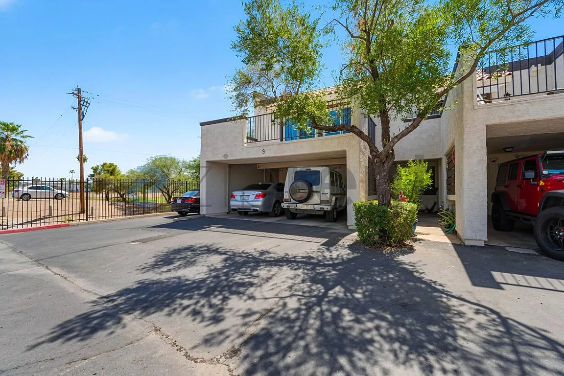 Scottsdale Villas — Photo 3