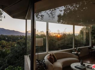 910 Glen Oaks Blvd, Pasadena, CA 91105