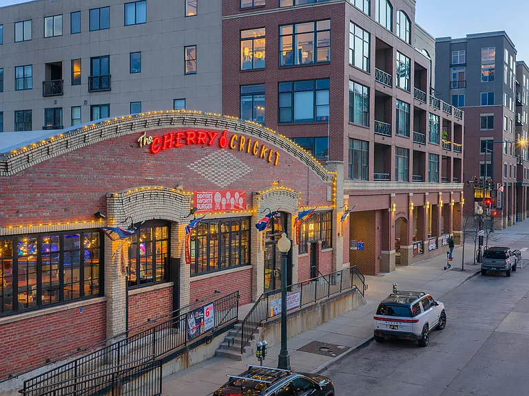 Walking distance to nearby shops and restaurants