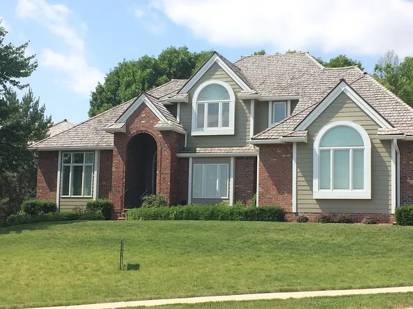 13251 Eagle Run Dr, Omaha, NE 68164