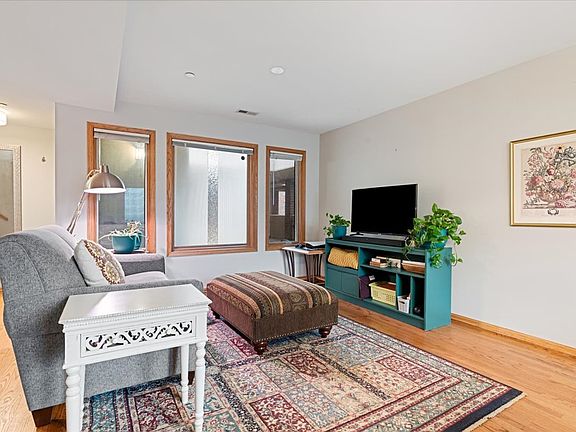 4th image of 407 S Oak Park Ave APT H