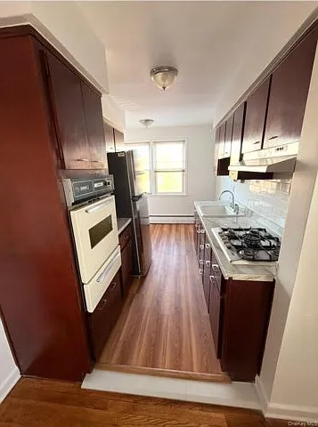 3 bed, 2.0 bath, 1000 sqft, $3,100 — Photo 4