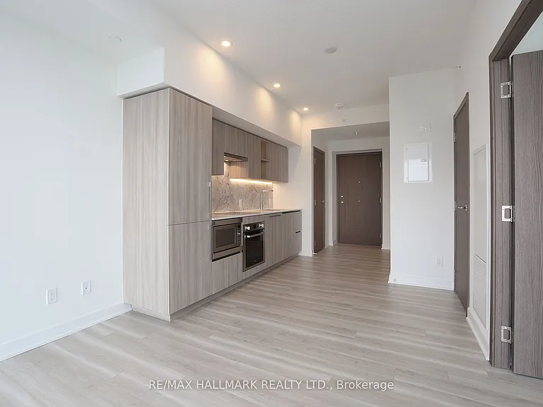 17 Bathurst St #4007 — Photo 17