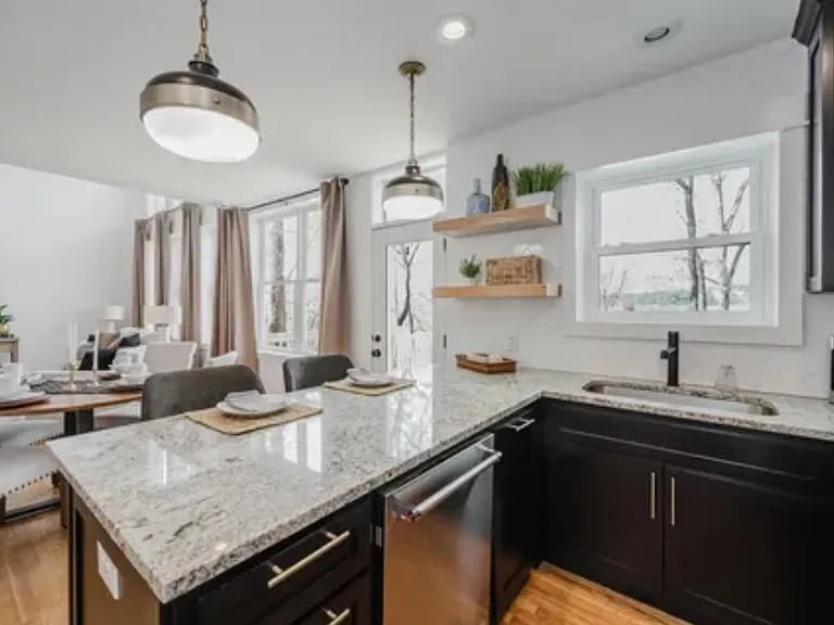 Crest Dr — Photo 8