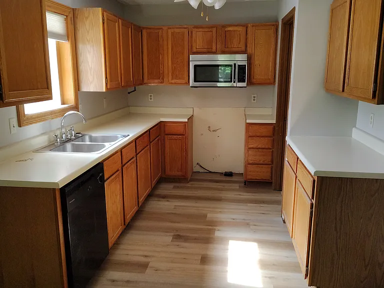2759 W Cherokee St — Photo 12
