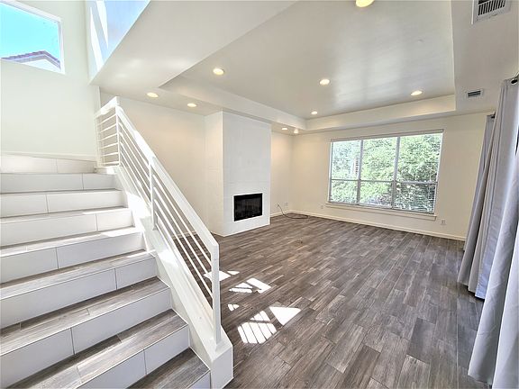 living room_09232021