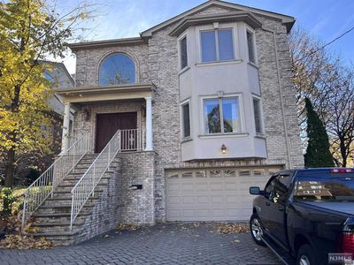 422 Washington Ter, Leonia, NJ, 07605