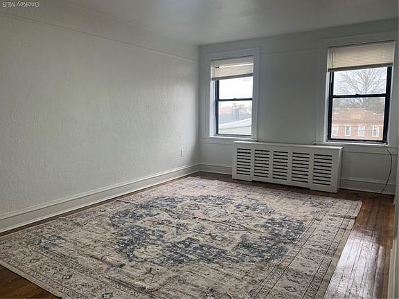 4th image of 203 Willis Ave #3E