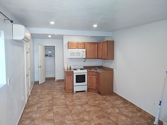 3rd image of 1984 W La Osa St #2
