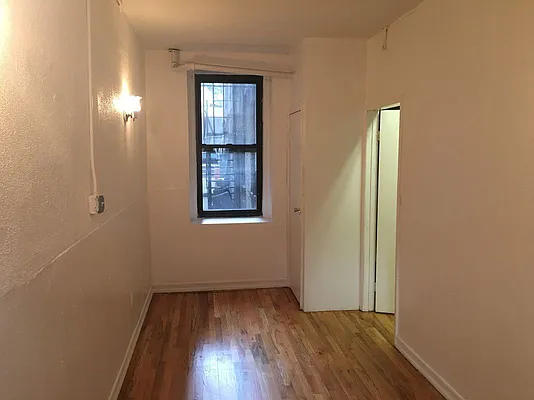 Rented by Metro Prop NY Corp | media 18