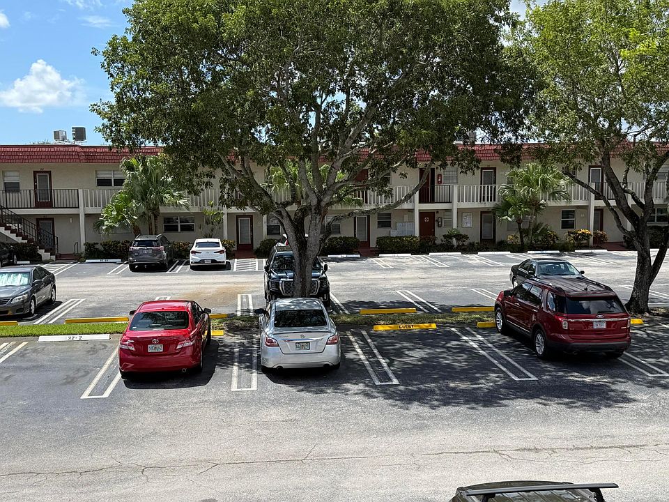 1st image of 31 Abbey Lane #206