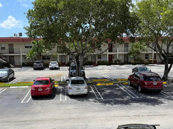 31 Abbey Lane #206, Delray Beach, FL 33446