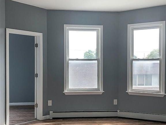 3rd image of 337 S 11th St Floor 2