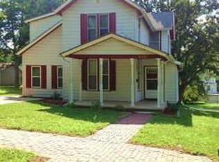 932 S Broadway St, Leavenworth, KS 66048