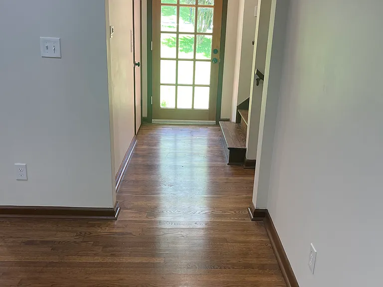 256 Oakcliff Ct NW — Photo 2