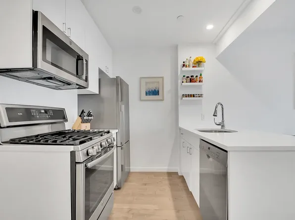 11-28 31st Drive image 6 of 33