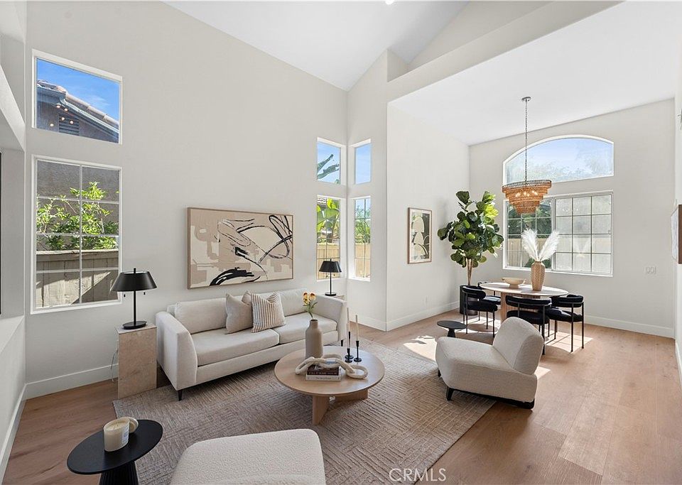 1st image of 13737 Esprit Ave