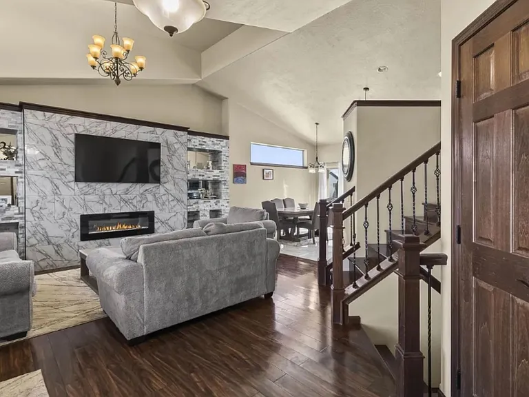 1108 N Mossy Oak Ave — Photo 3