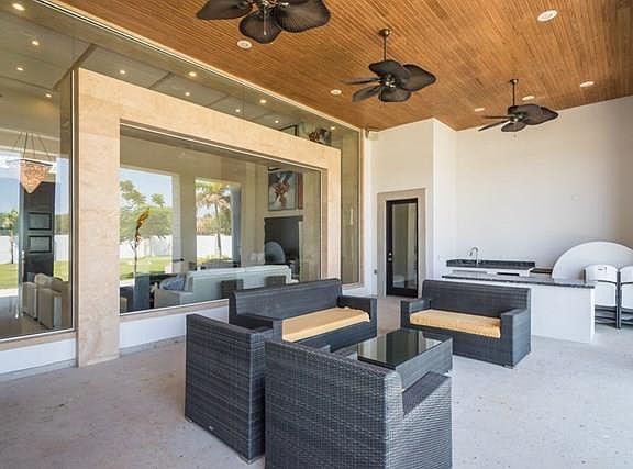 4th image of 813 E Sundown Dr