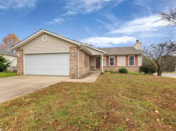 332 Sandalwood Dr, Waterloo, IL 62298
