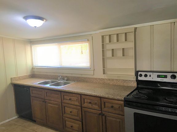 5th image of 2719 W Orangewood Ave