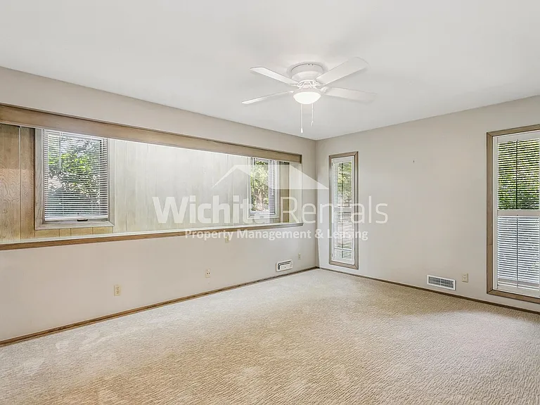 601 N Rutland St — Photo 14