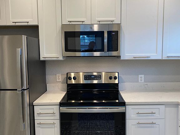 5th image of 1346 Altaloma Ave