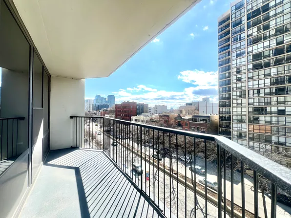 1560 N Sandburg Ter, Chicago, IL